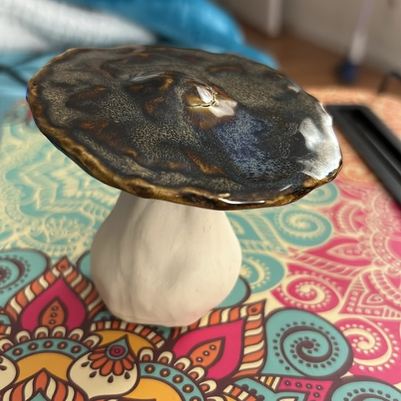 Mushroom Ceramic Decor - Picture 3 of 8